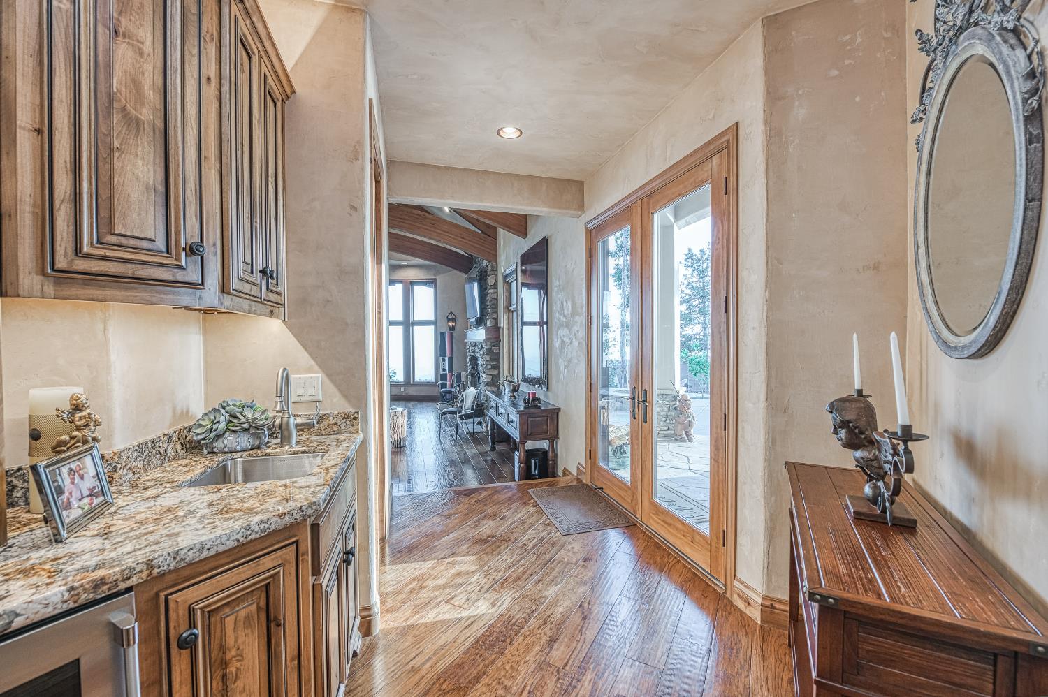 42555 Bretz Point Ln, Shaver Lake, CA 93664