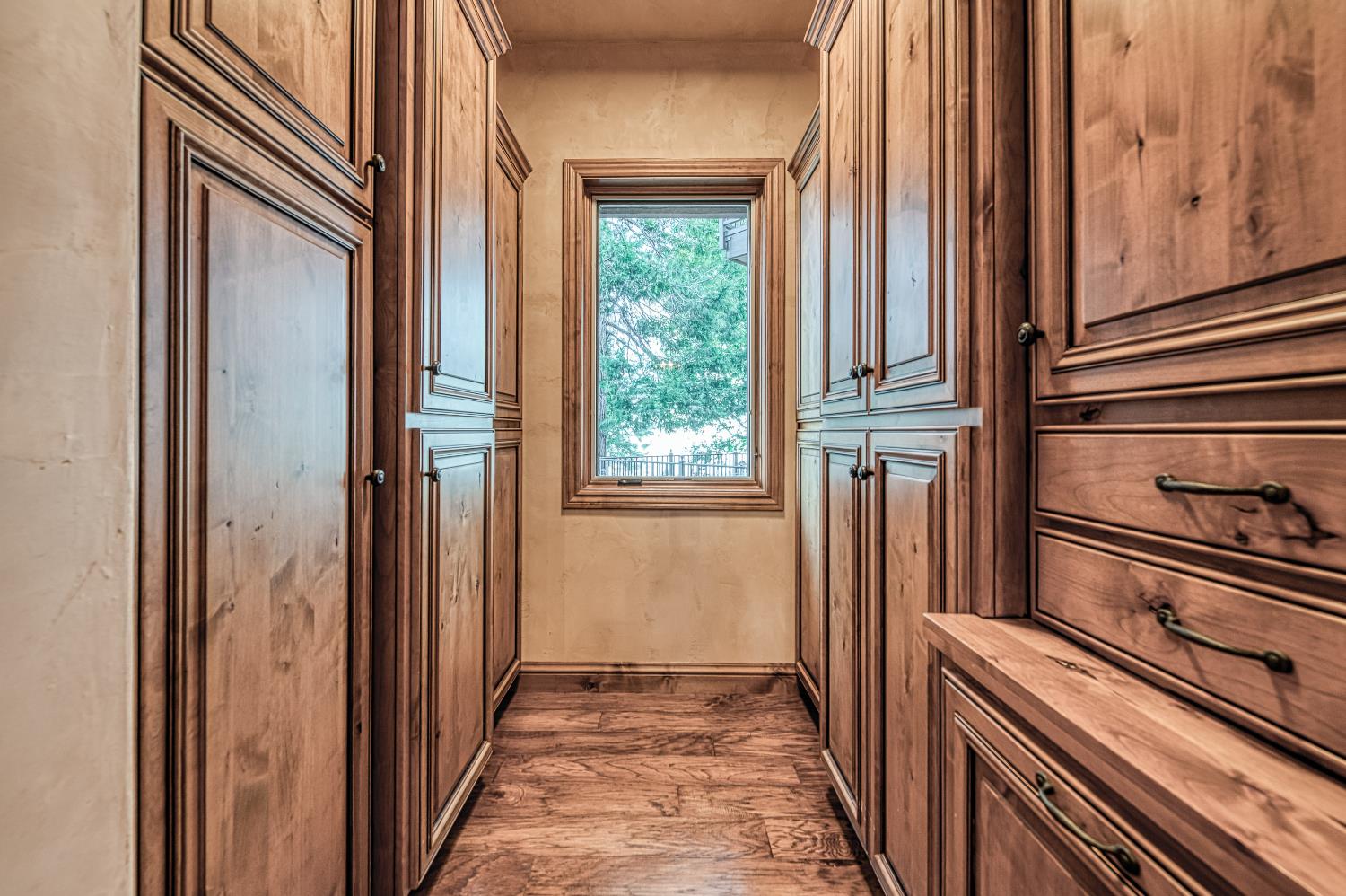 42555 Bretz Point Ln, Shaver Lake, CA 93664