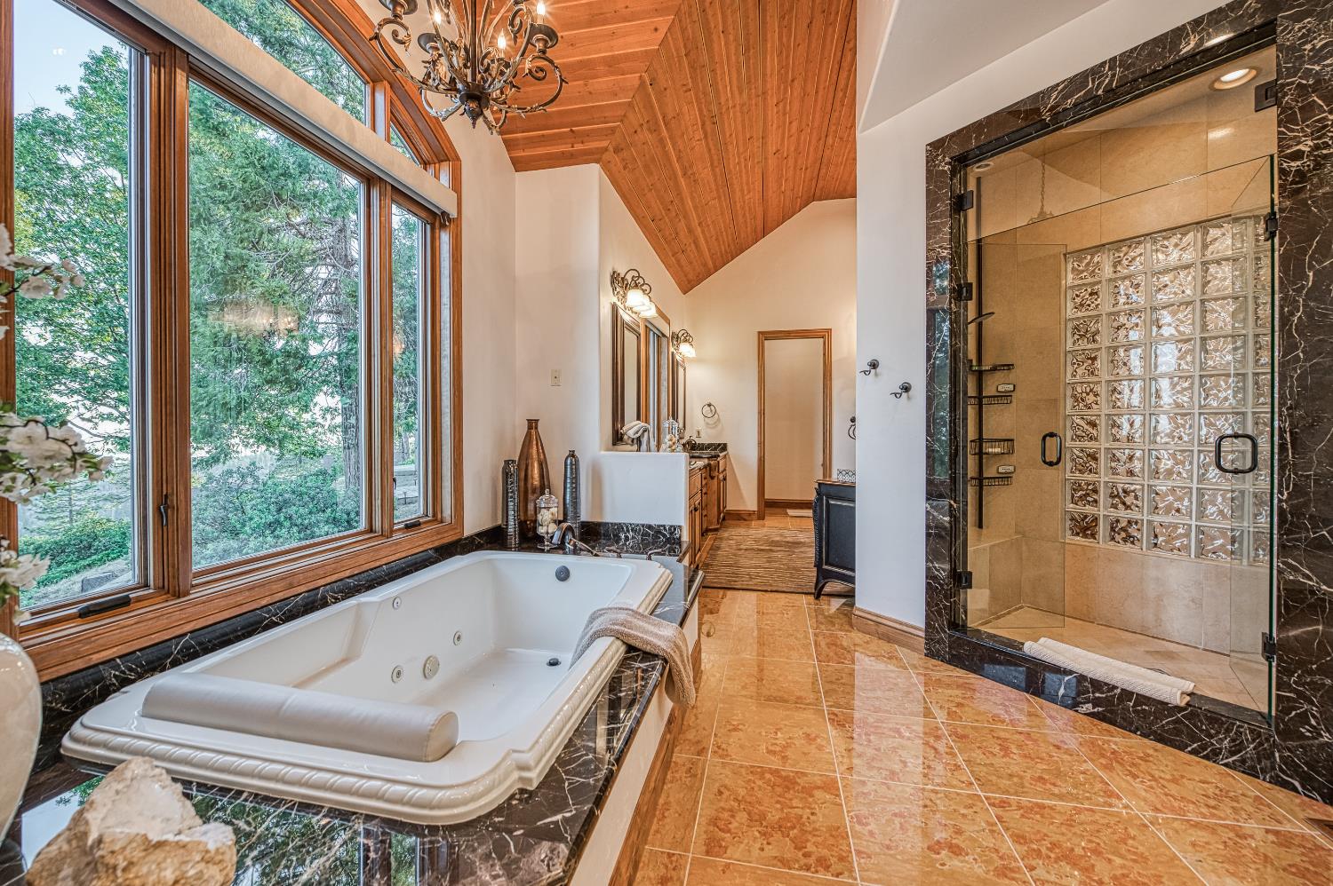 42555 Bretz Point Ln, Shaver Lake, CA 93664