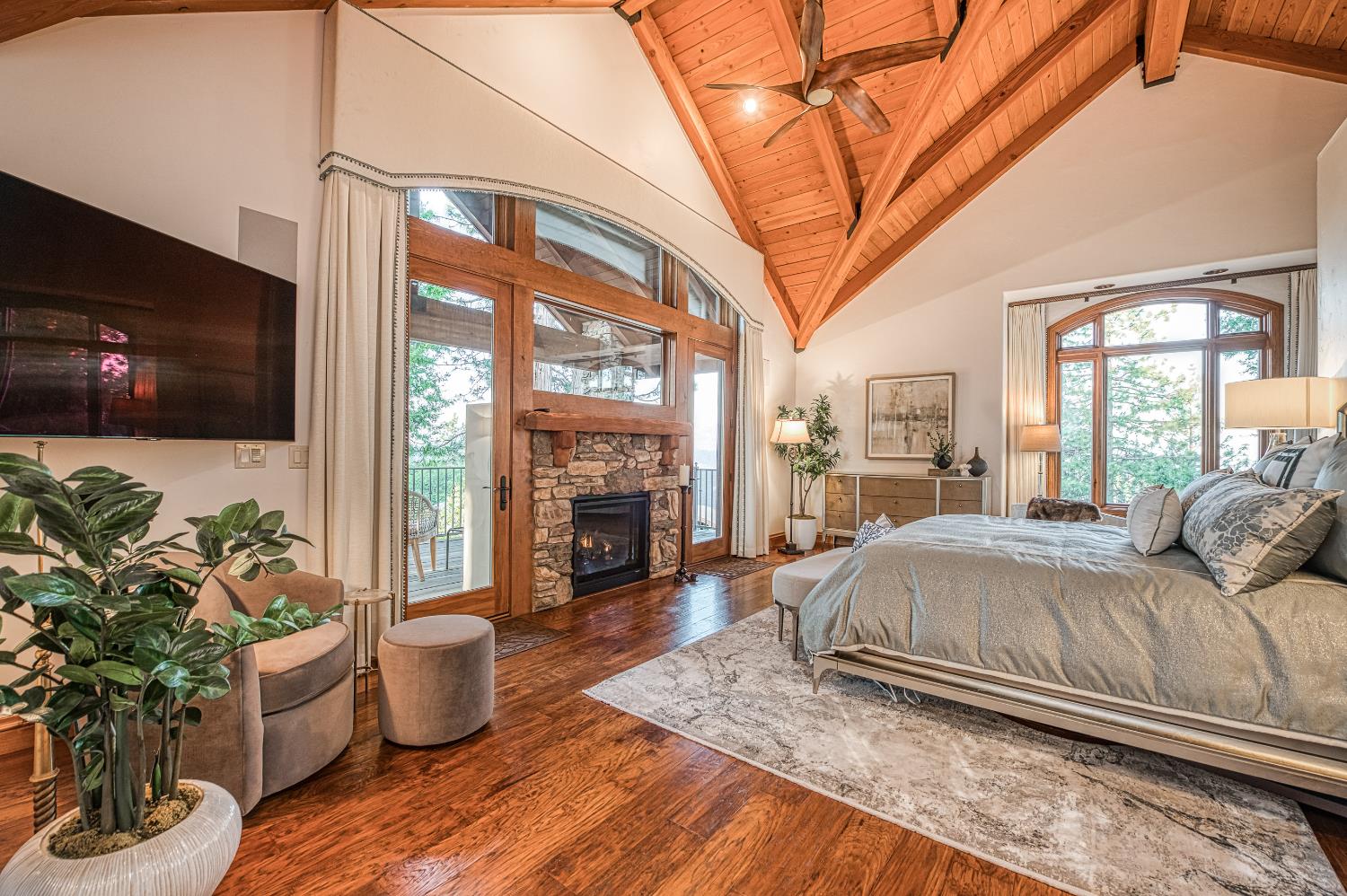 42555 Bretz Point Ln, Shaver Lake, CA 93664