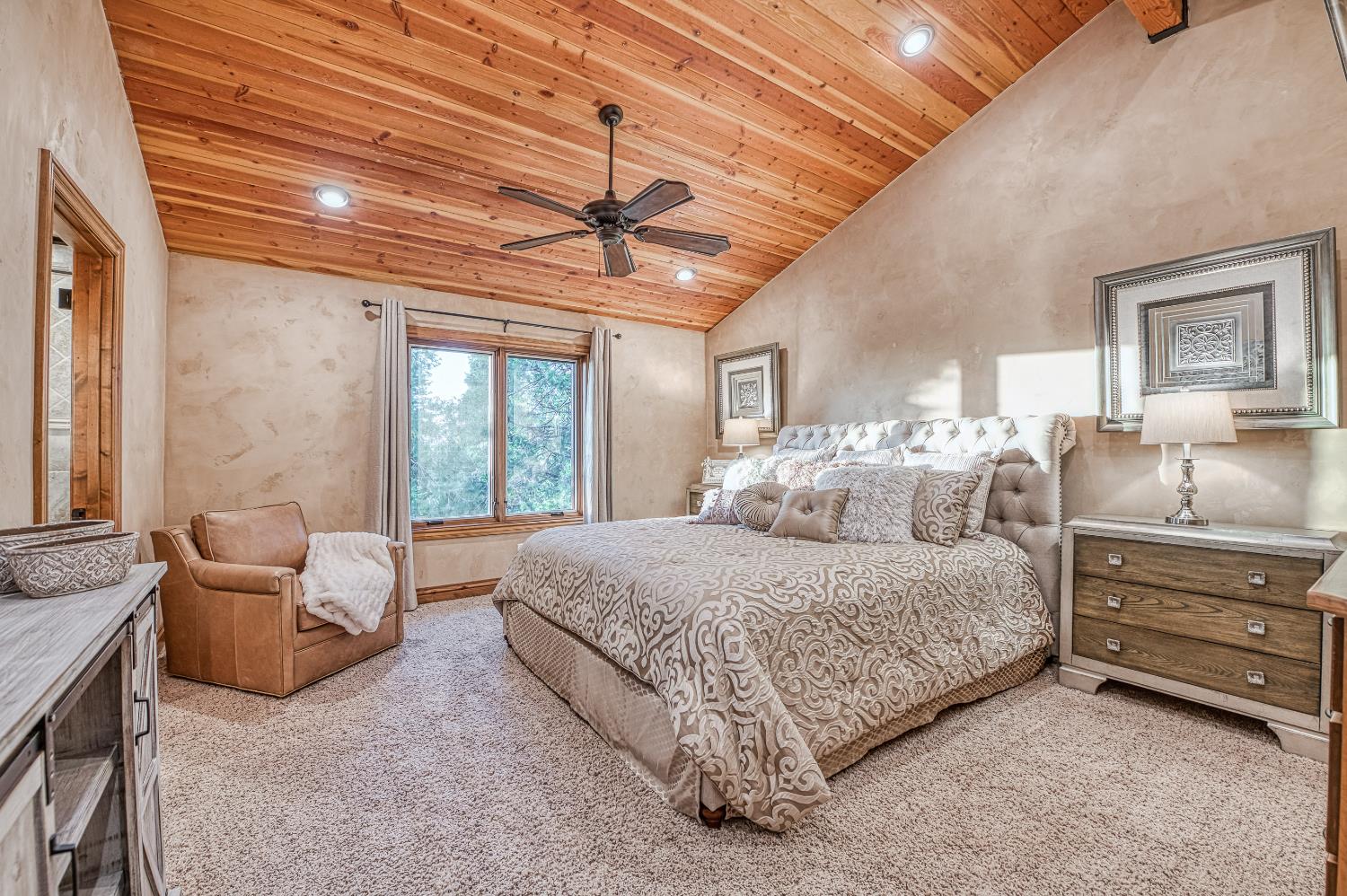 42555 Bretz Point Ln, Shaver Lake, CA 93664