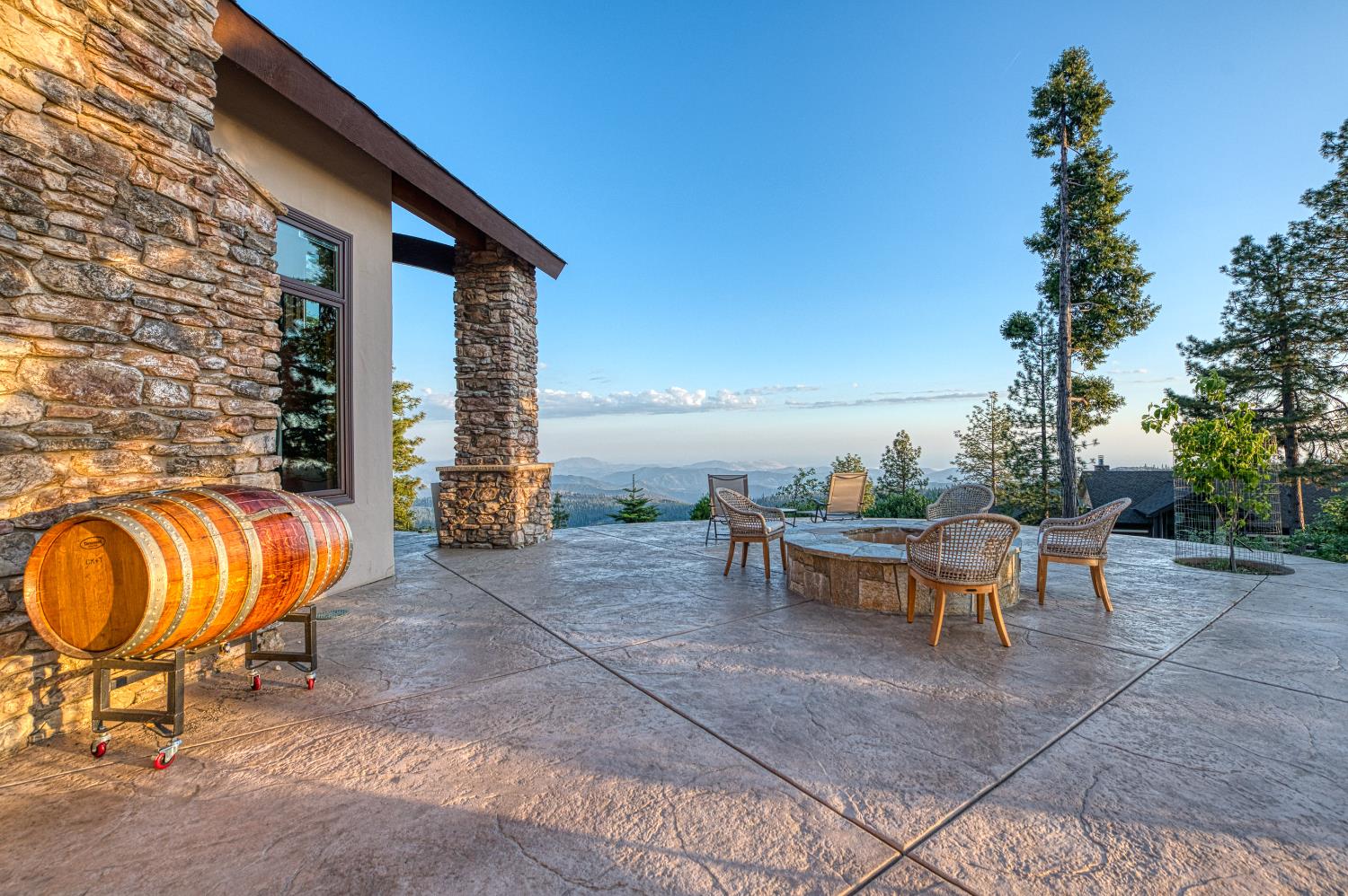 42555 Bretz Point Ln, Shaver Lake, CA 93664