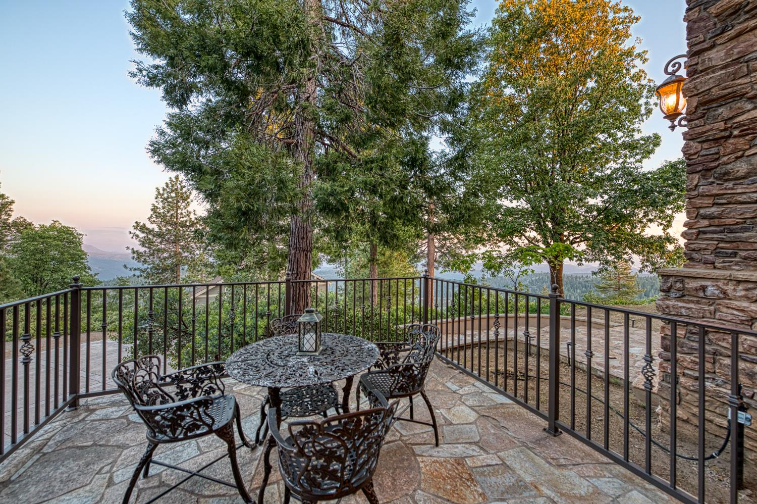 42555 Bretz Point Ln, Shaver Lake, CA 93664