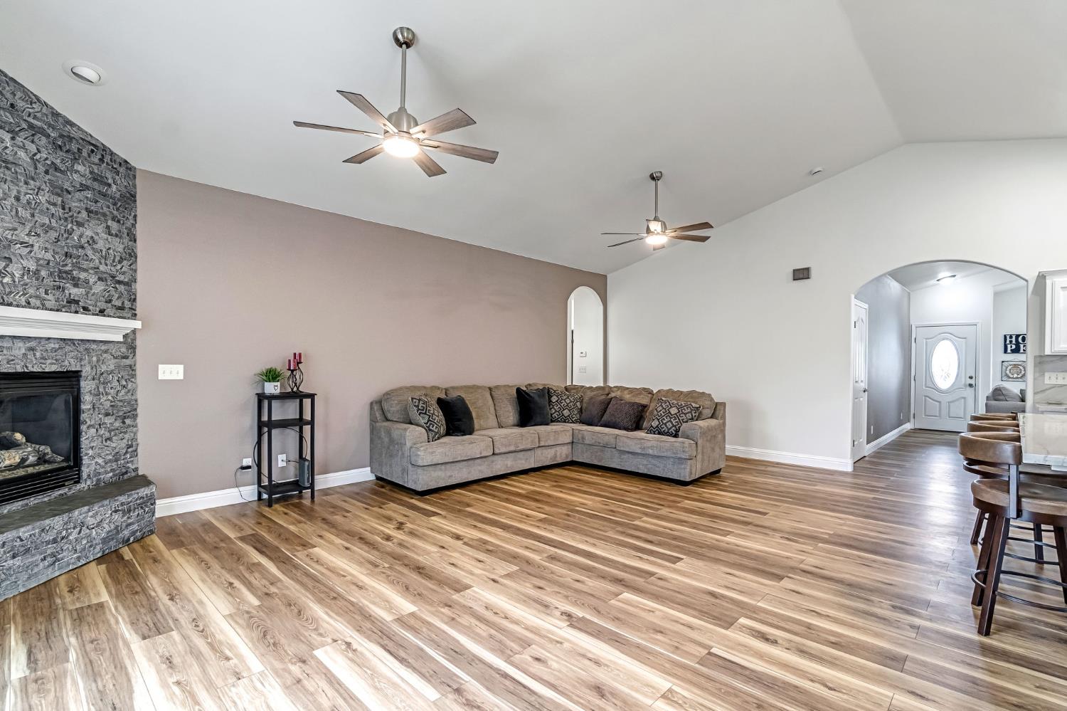 2634 Marie Dr, Madera, CA 93637