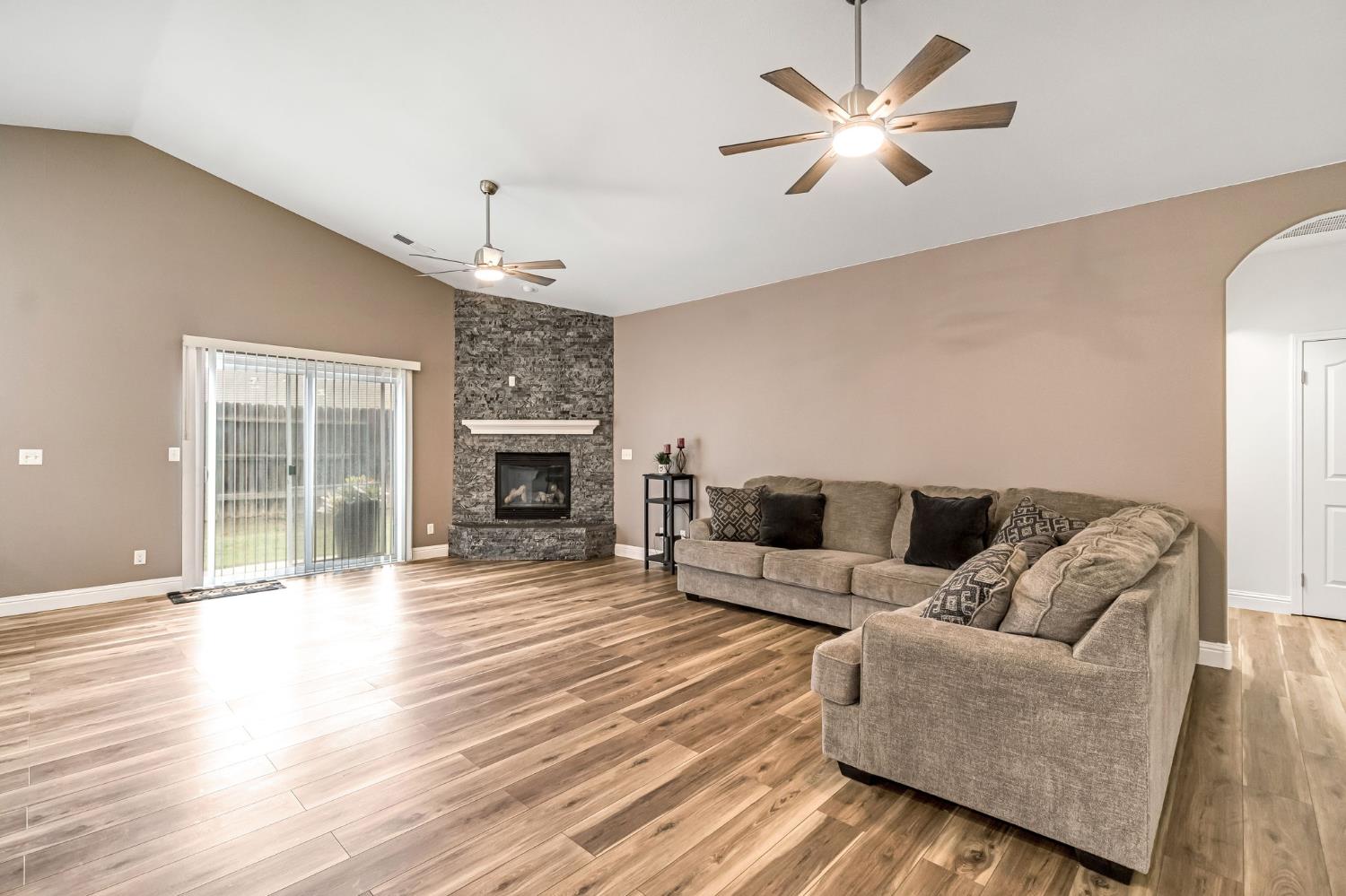 2634 Marie Dr, Madera, CA 93637