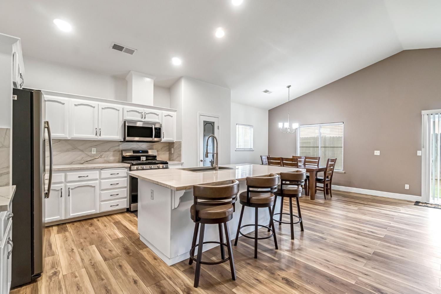 2634 Marie Dr, Madera, CA 93637