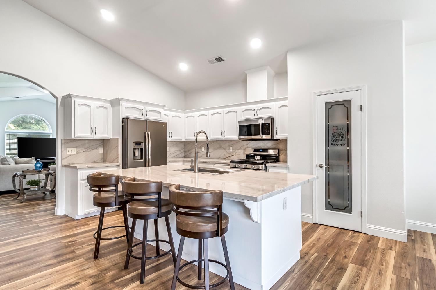 2634 Marie Dr, Madera, CA 93637