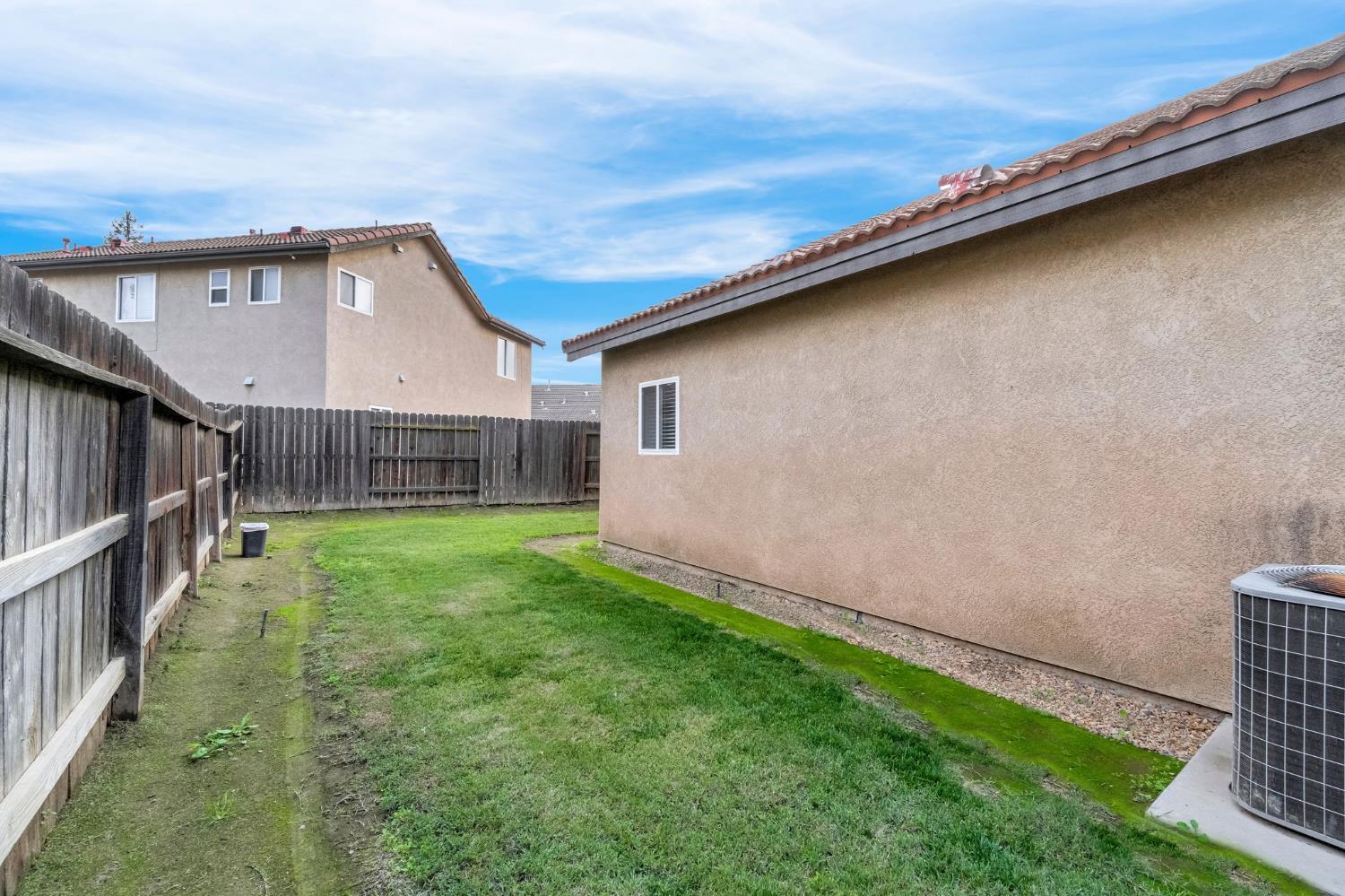 2634 Marie Dr, Madera, CA 93637