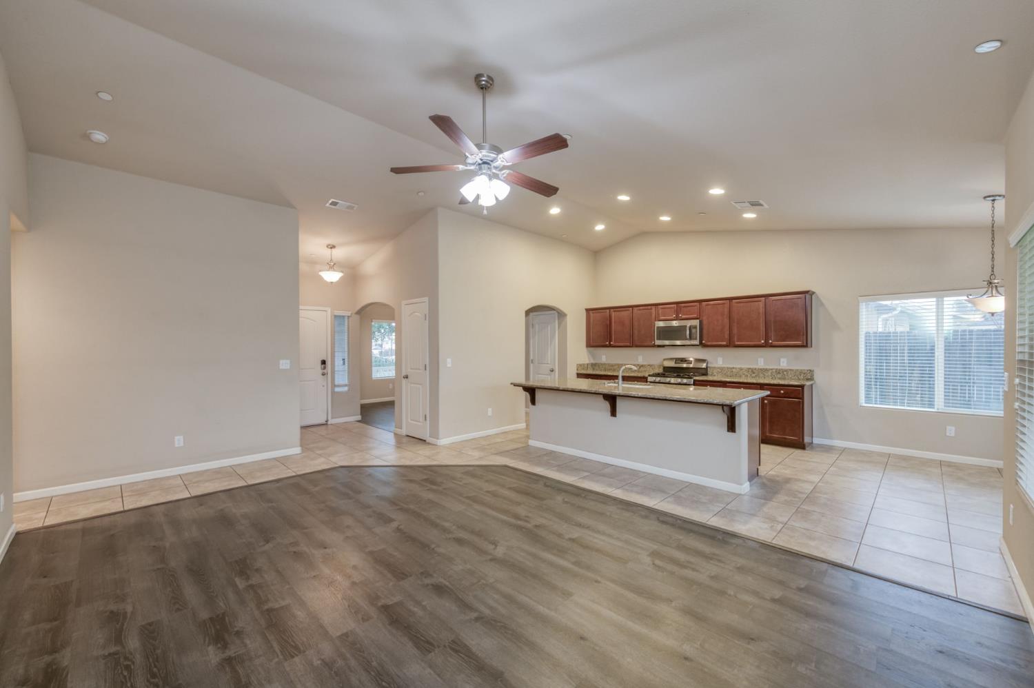 2719 Tamarack Ave, Sanger, CA 93657