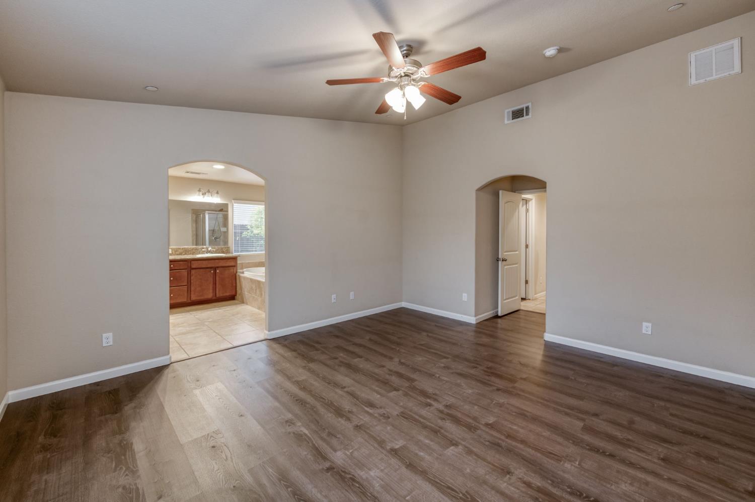 2719 Tamarack Ave, Sanger, CA 93657