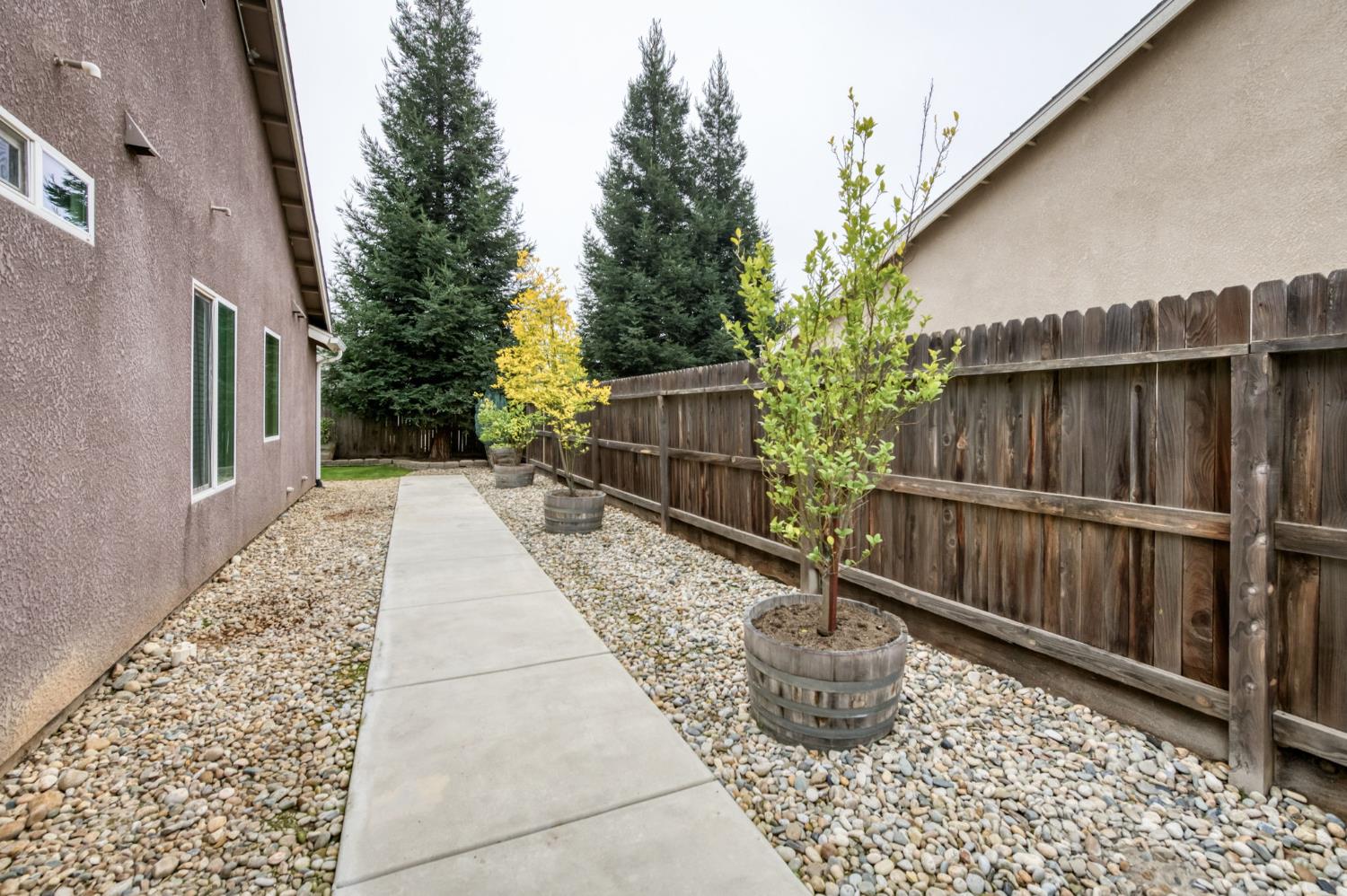 2719 Tamarack Ave, Sanger, CA 93657