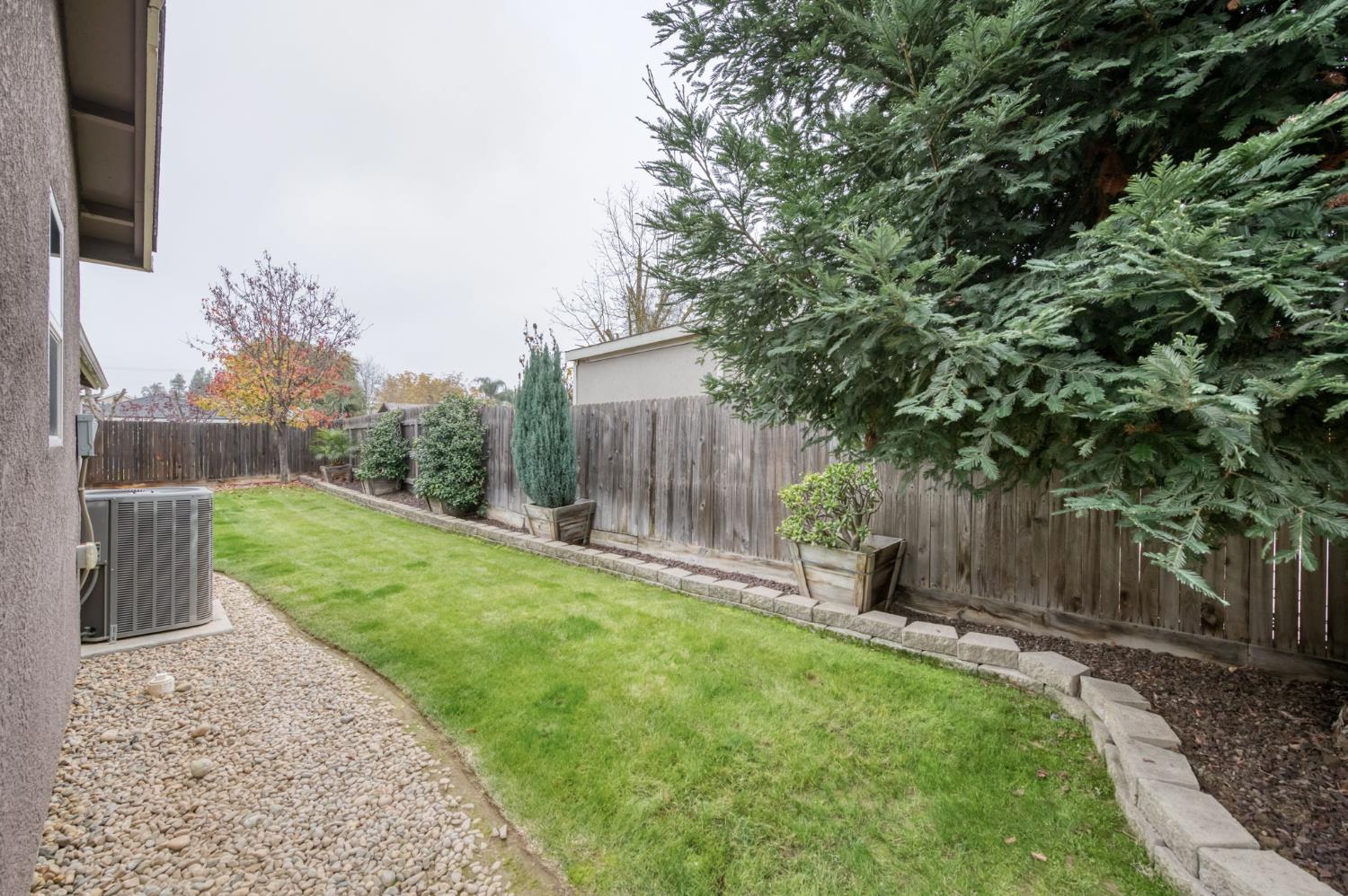 2719 Tamarack Ave, Sanger, CA 93657