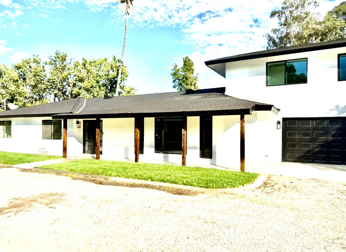 10326 N Fowler Ave, Clovis, CA 93619