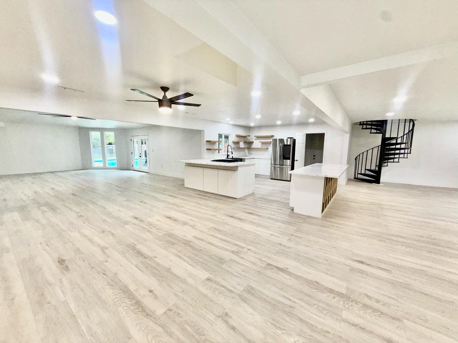 10326 N Fowler Ave, Clovis, CA 93619