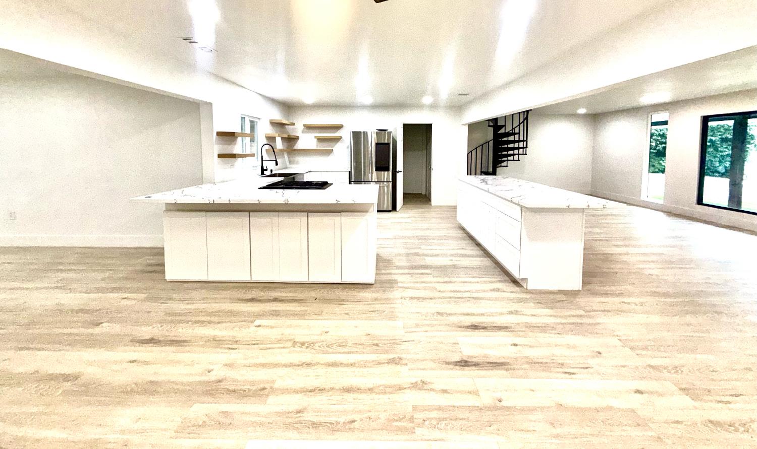 10326 N Fowler Ave, Clovis, CA 93619