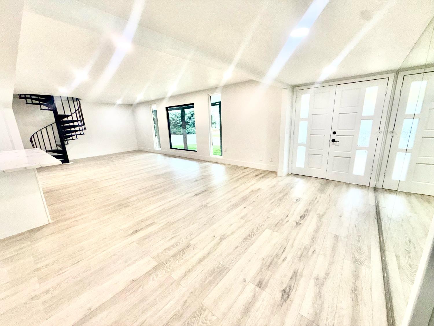 10326 N Fowler Ave, Clovis, CA 93619