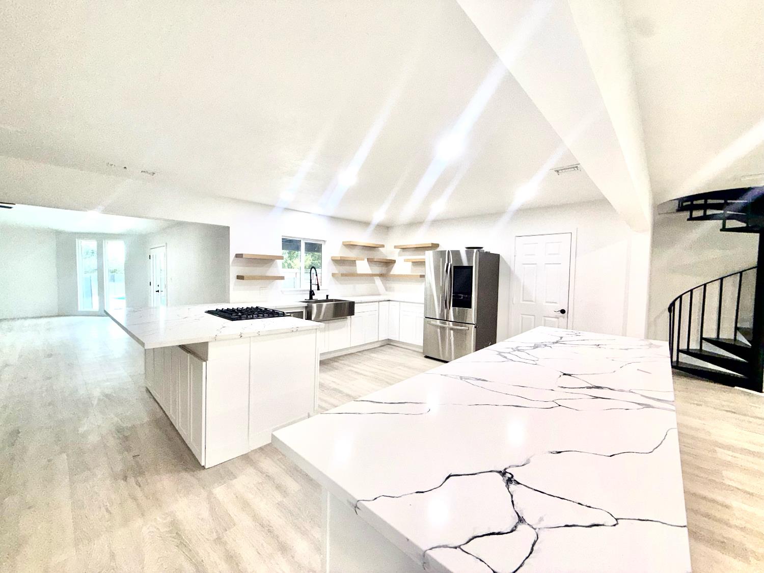 10326 N Fowler Ave, Clovis, CA 93619