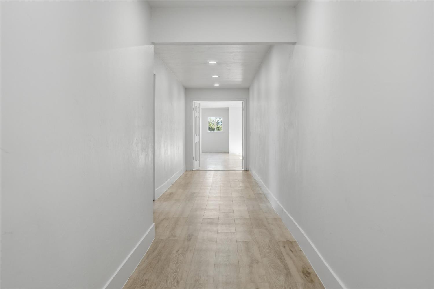 10326 N Fowler Ave, Clovis, CA 93619