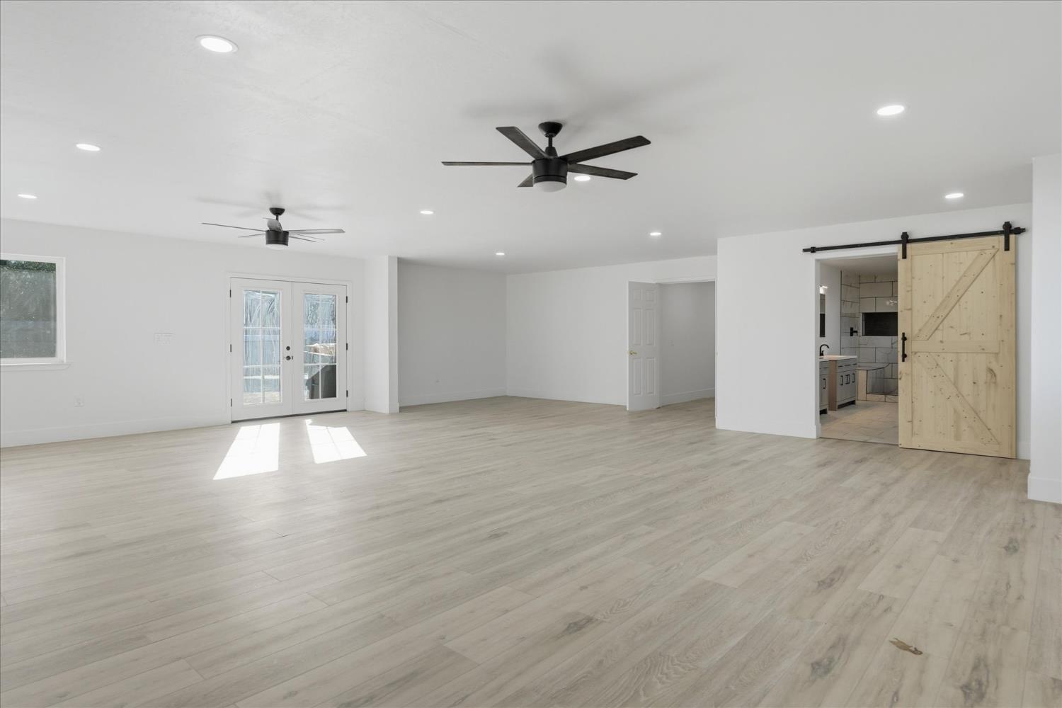 10326 N Fowler Ave, Clovis, CA 93619