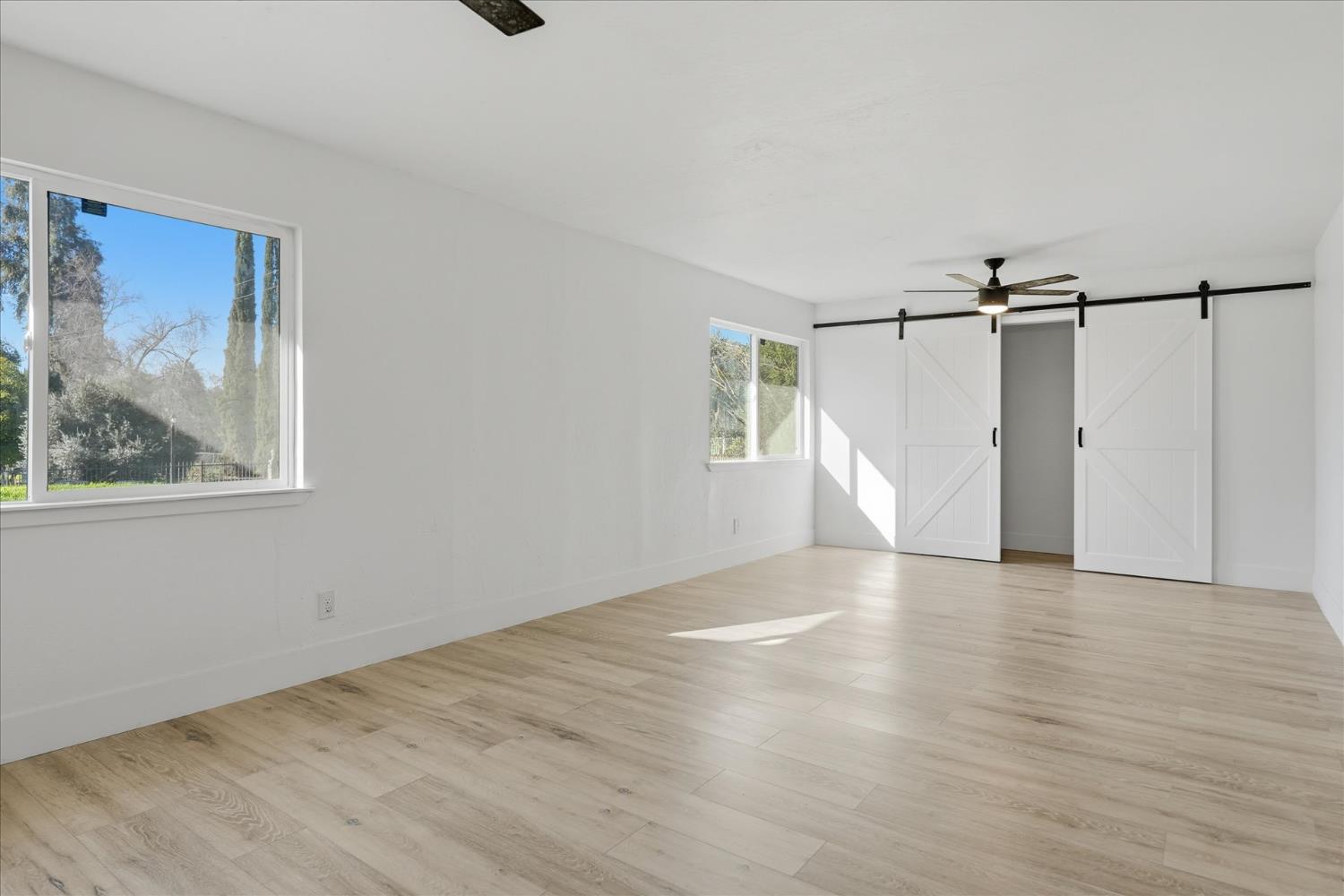 10326 N Fowler Ave, Clovis, CA 93619