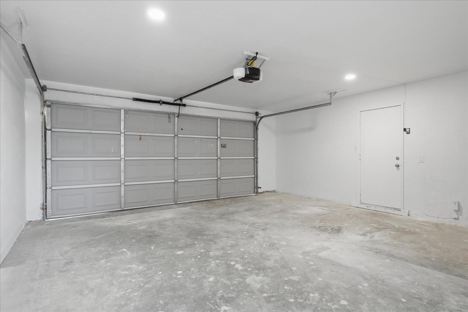 10326 N Fowler Ave, Clovis, CA 93619