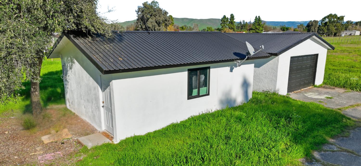 10326 N Fowler Ave, Clovis, CA 93619