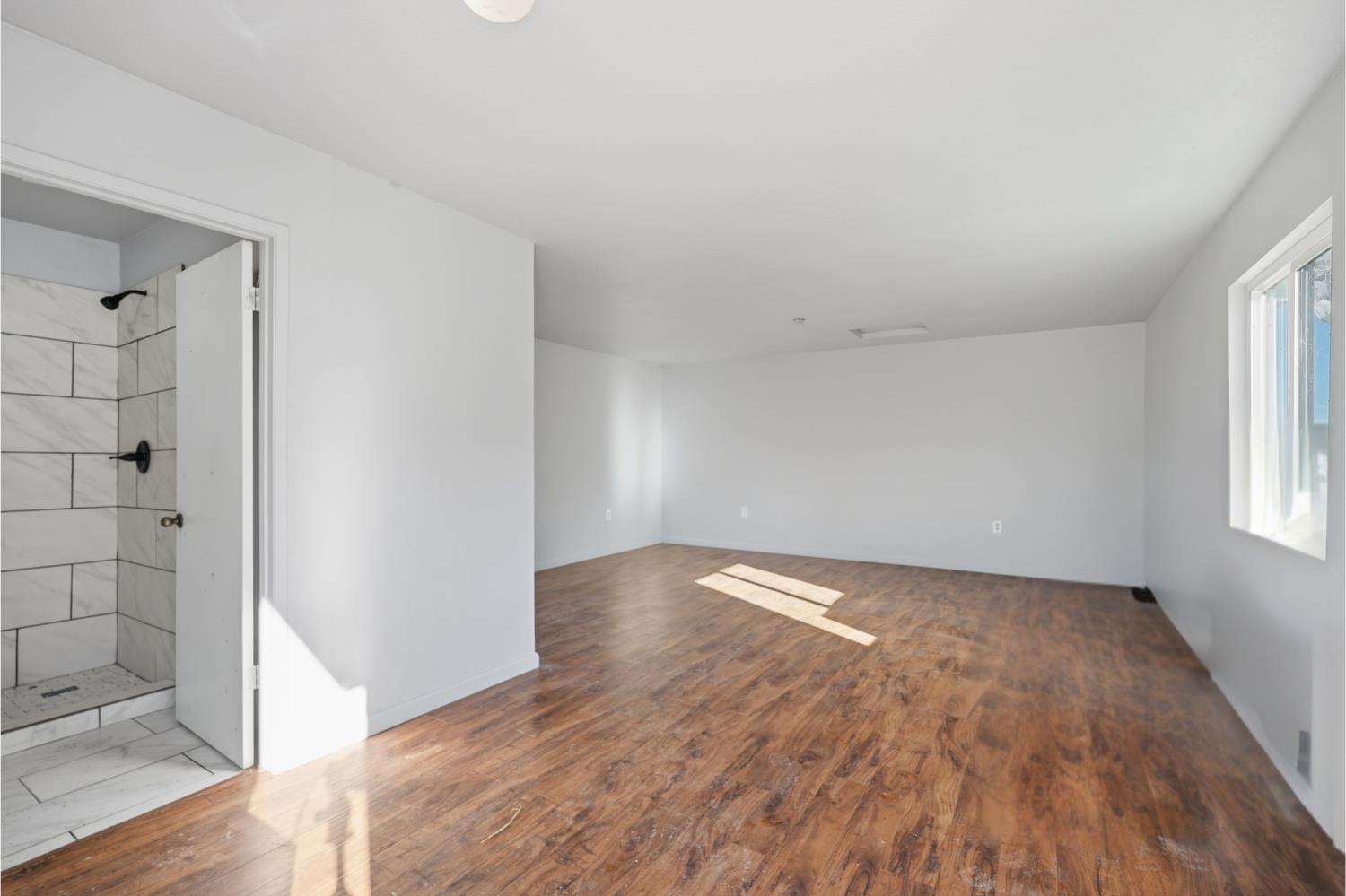 10326 N Fowler Ave, Clovis, CA 93619