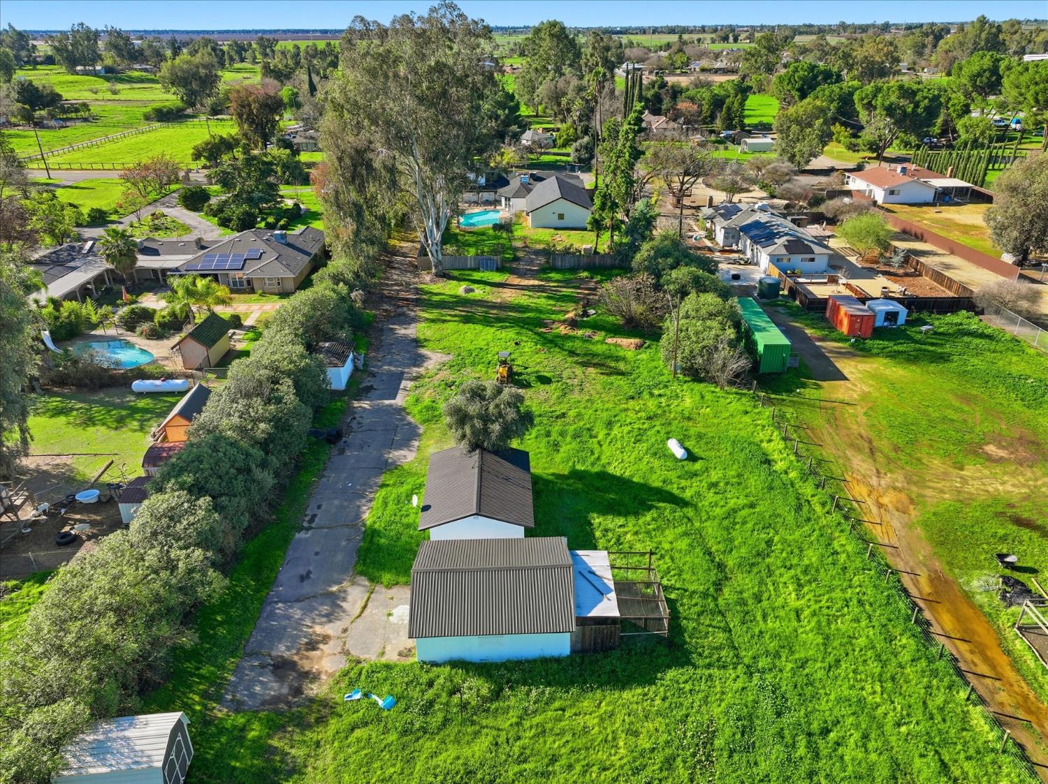 10326 N Fowler Ave, Clovis, CA 93619