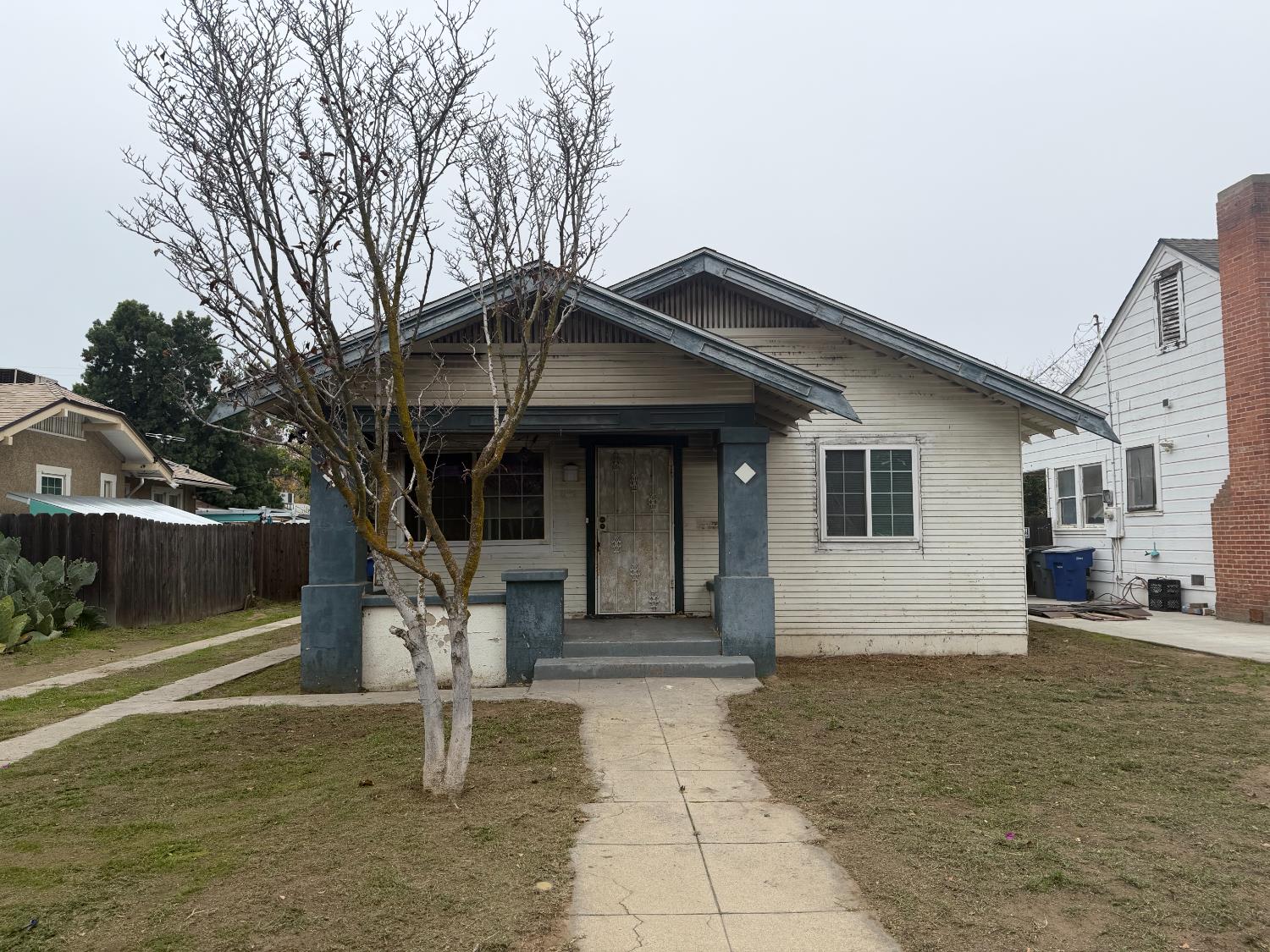 1103 N Adoline Ave, Fresno, CA 93728