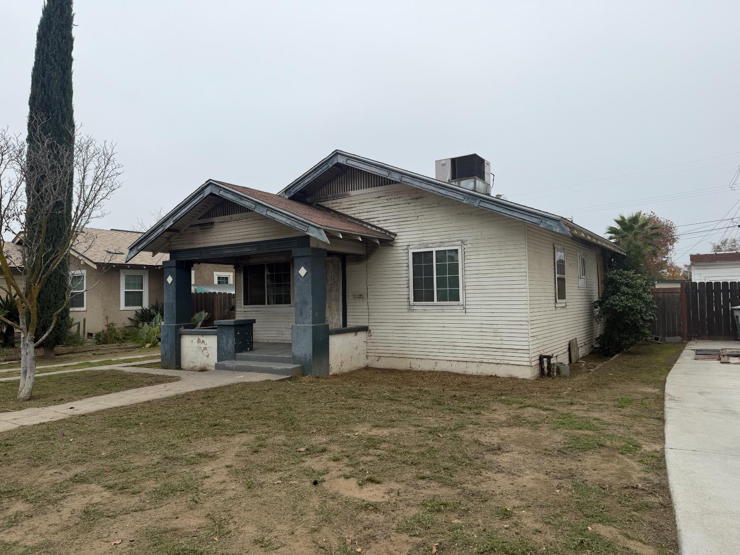 1103 N Adoline Ave, Fresno, CA 93728