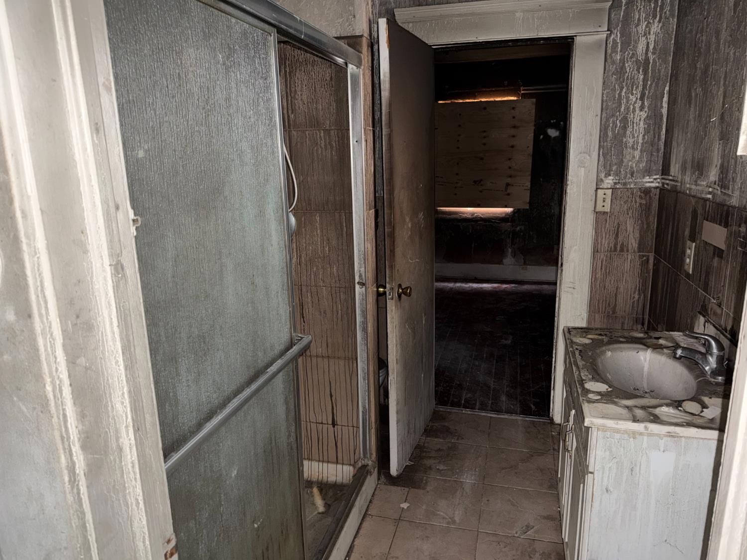 1103 N Adoline Ave, Fresno, CA 93728