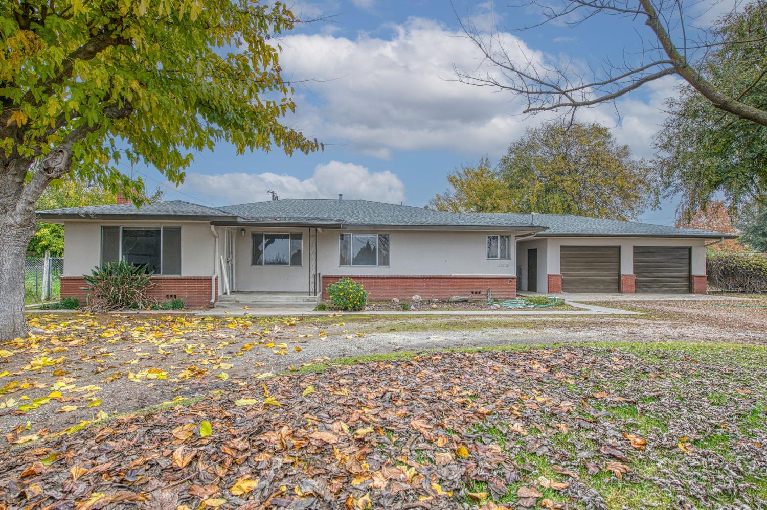 13130 S Henderson Rd, Caruthers, CA 93609