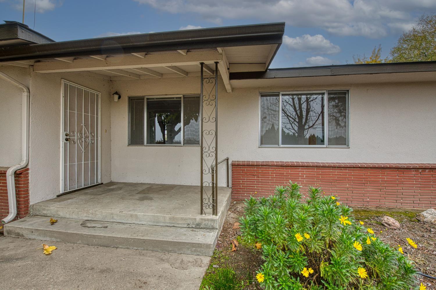 13130 S Henderson Rd, Caruthers, CA 93609