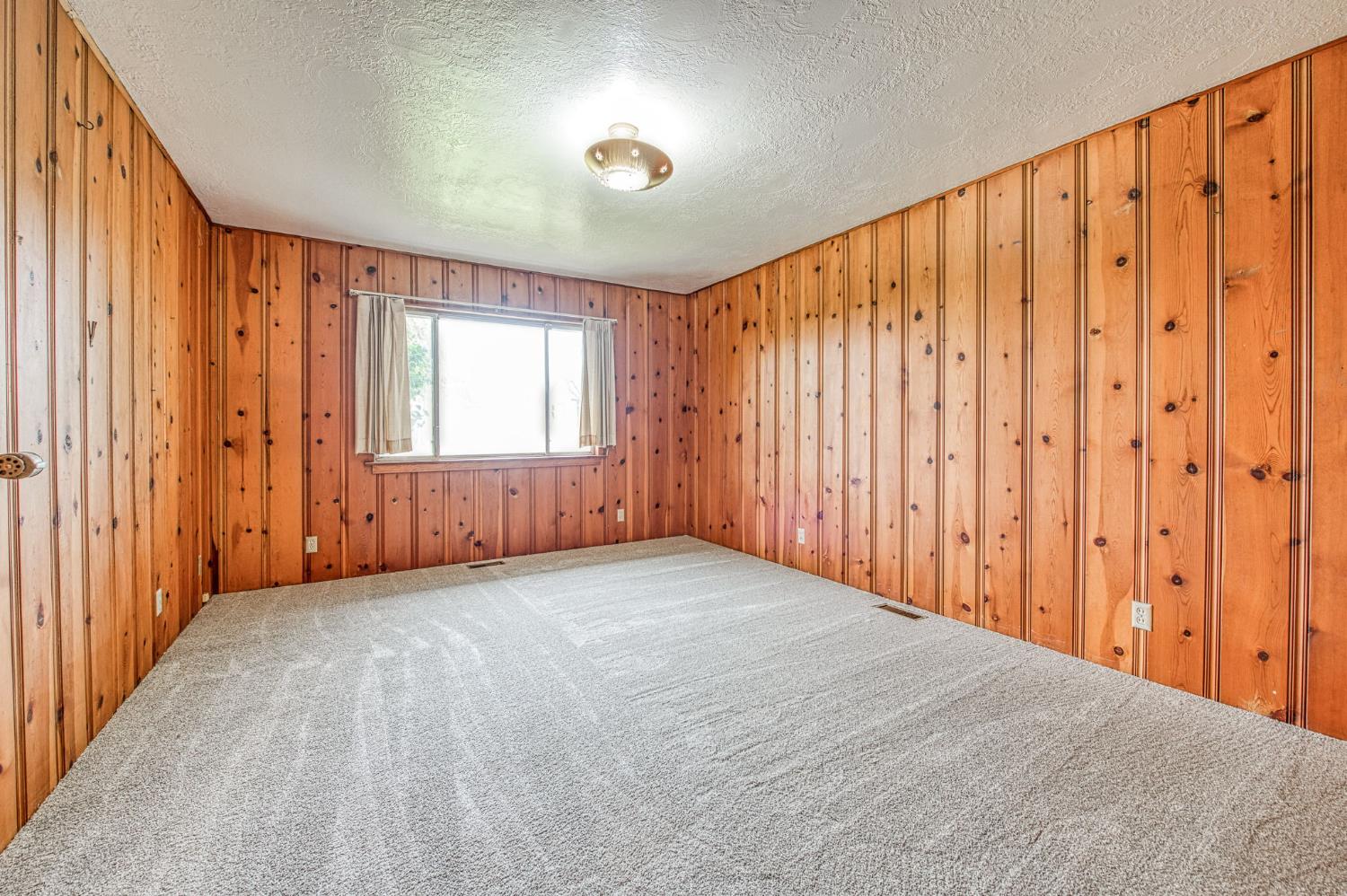 13130 S Henderson Rd, Caruthers, CA 93609