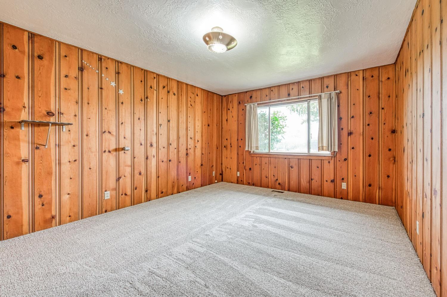 13130 S Henderson Rd, Caruthers, CA 93609