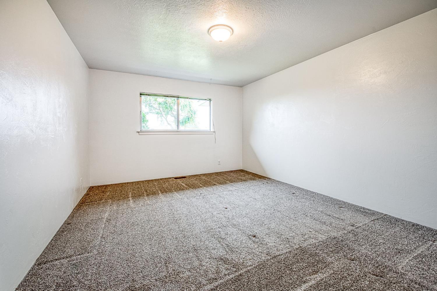 13130 S Henderson Rd, Caruthers, CA 93609