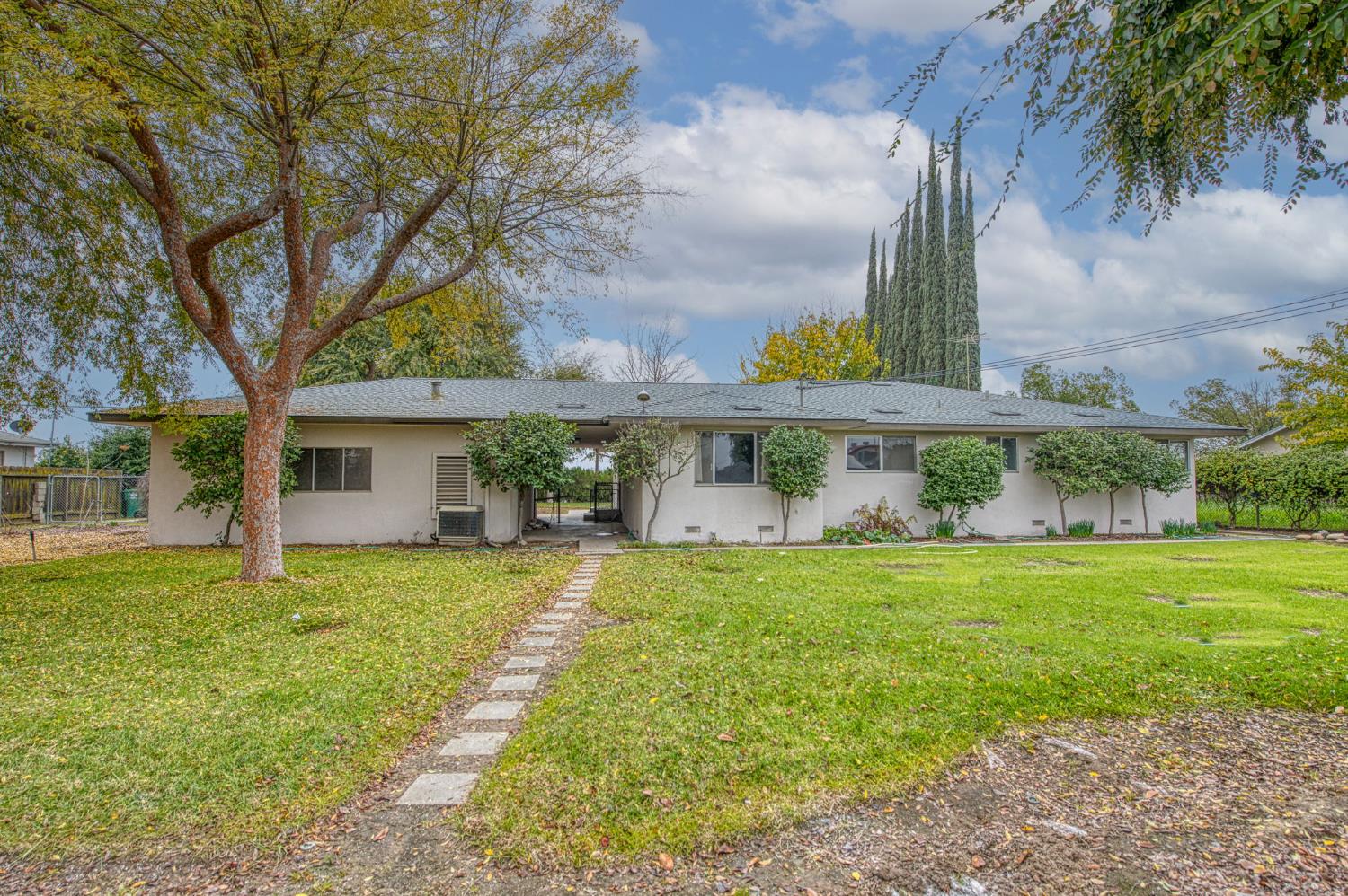 13130 S Henderson Rd, Caruthers, CA 93609