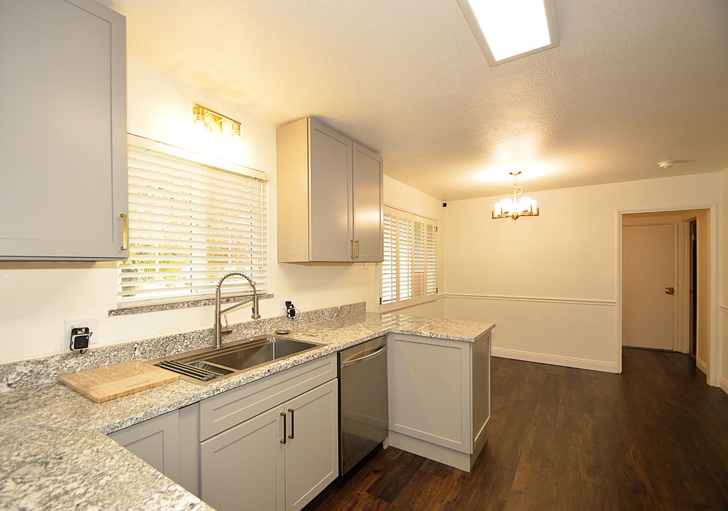 6197 N Millbrook Ave, Fresno, CA 93710