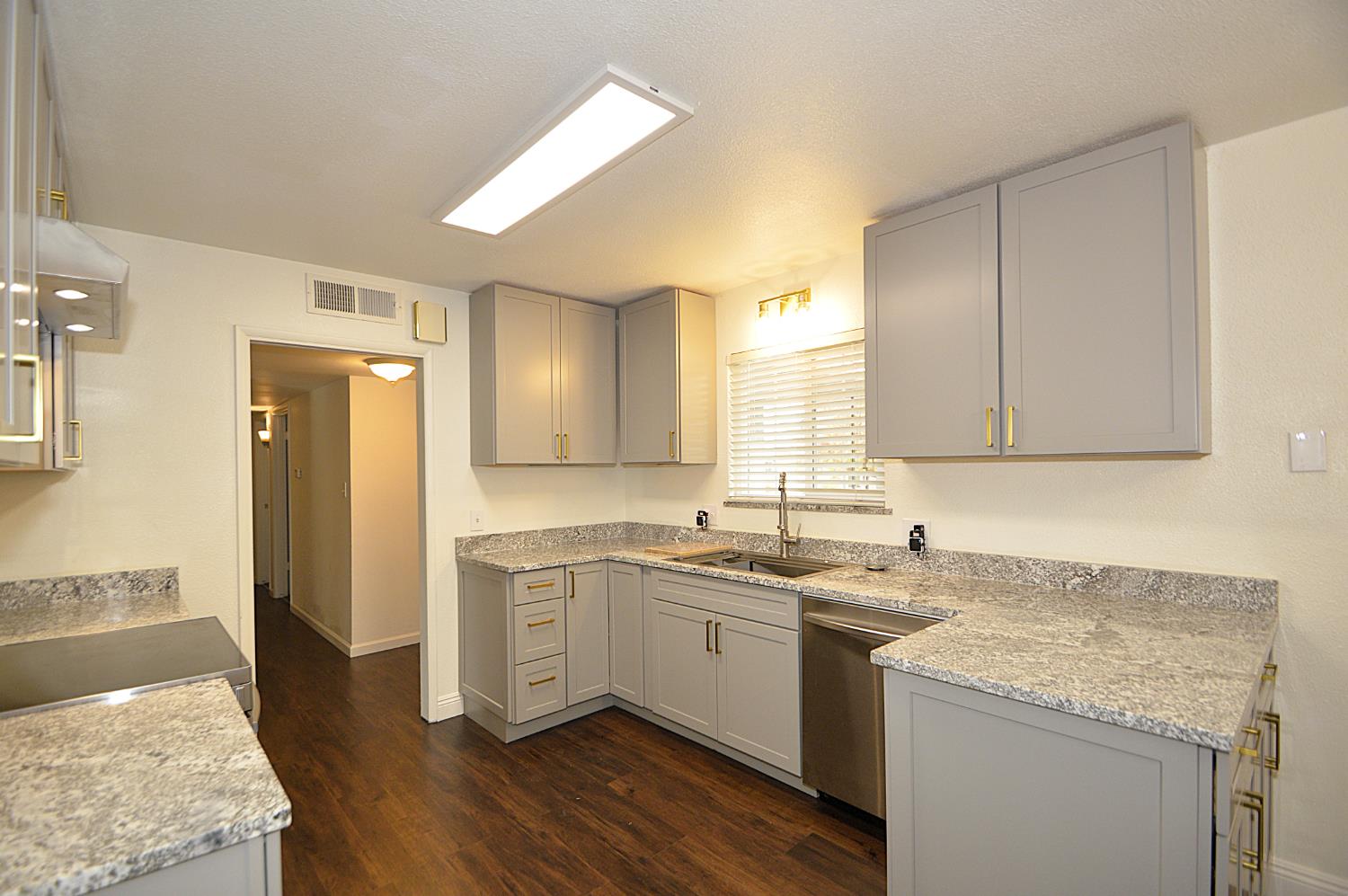 6197 N Millbrook Ave, Fresno, CA 93710