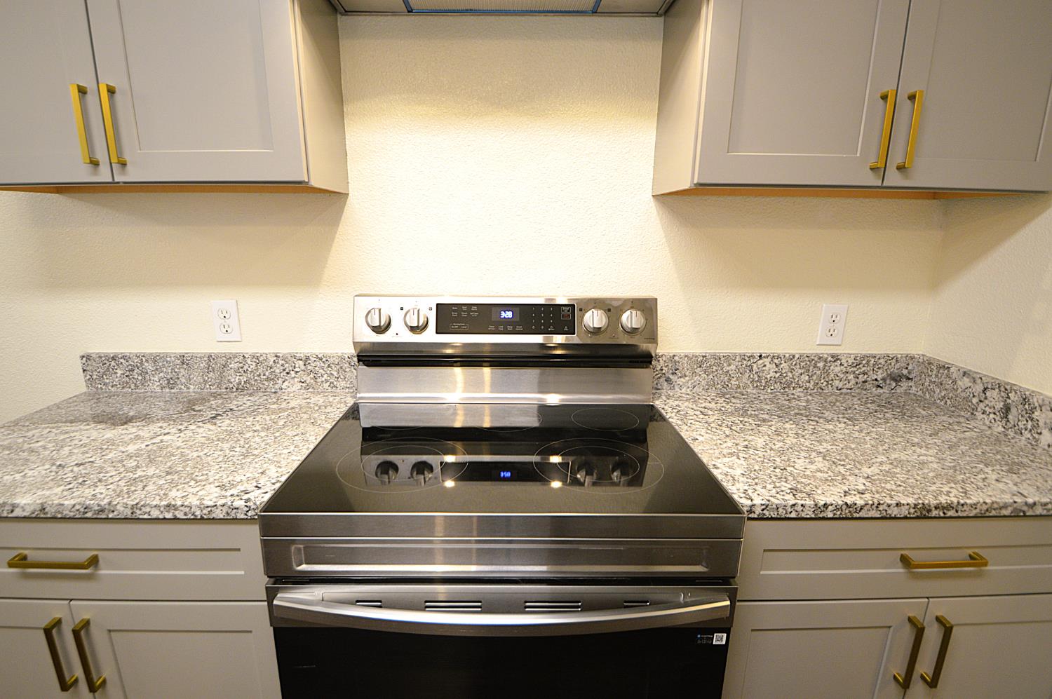 6197 N Millbrook Ave, Fresno, CA 93710