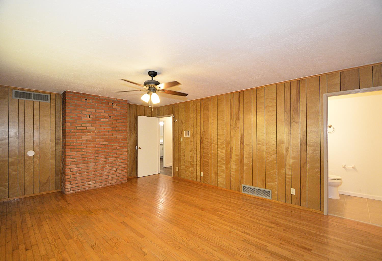 6197 N Millbrook Ave, Fresno, CA 93710