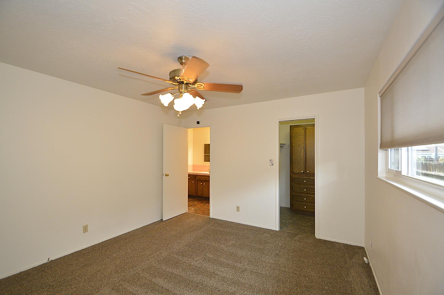 6197 N Millbrook Ave, Fresno, CA 93710