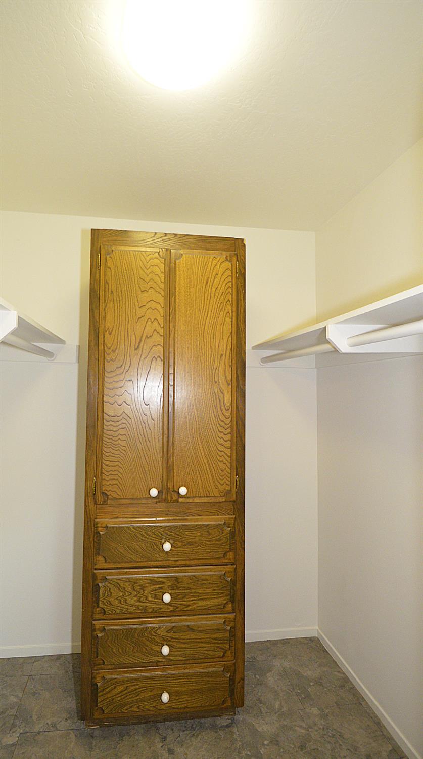 6197 N Millbrook Ave, Fresno, CA 93710