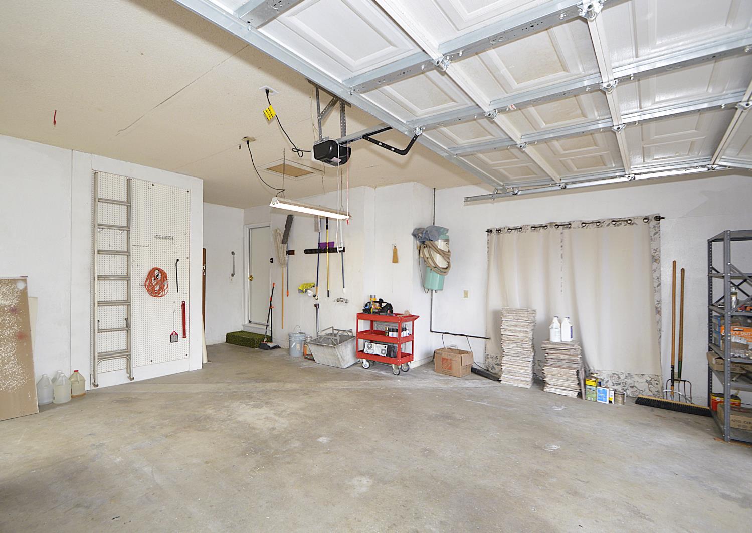 6197 N Millbrook Ave, Fresno, CA 93710