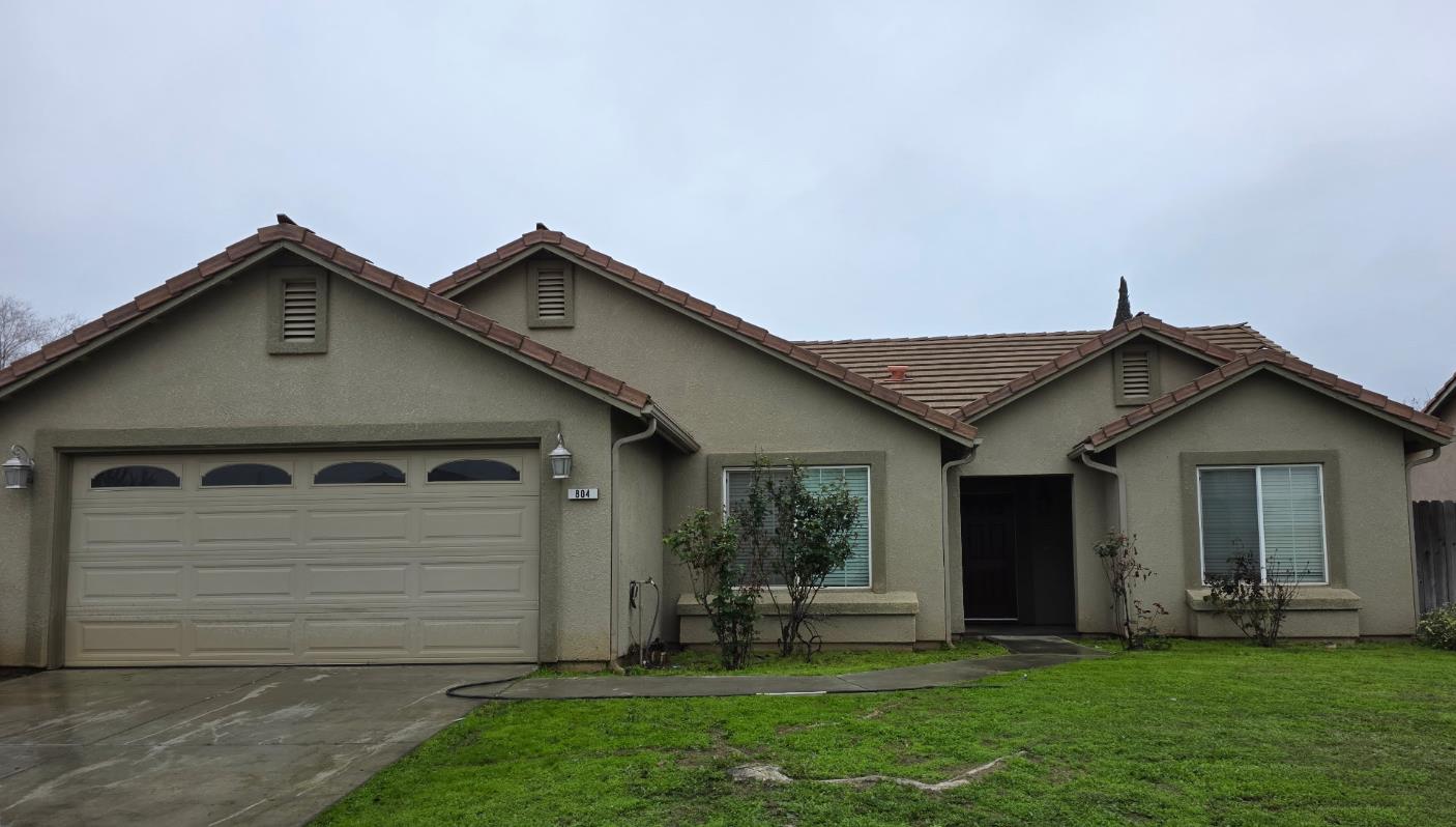 804 Morris Ln, Madera, CA 93637