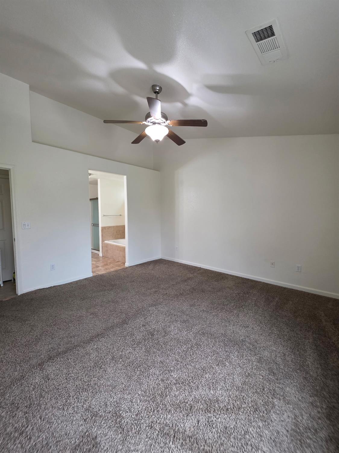 804 Morris Ln, Madera, CA 93637