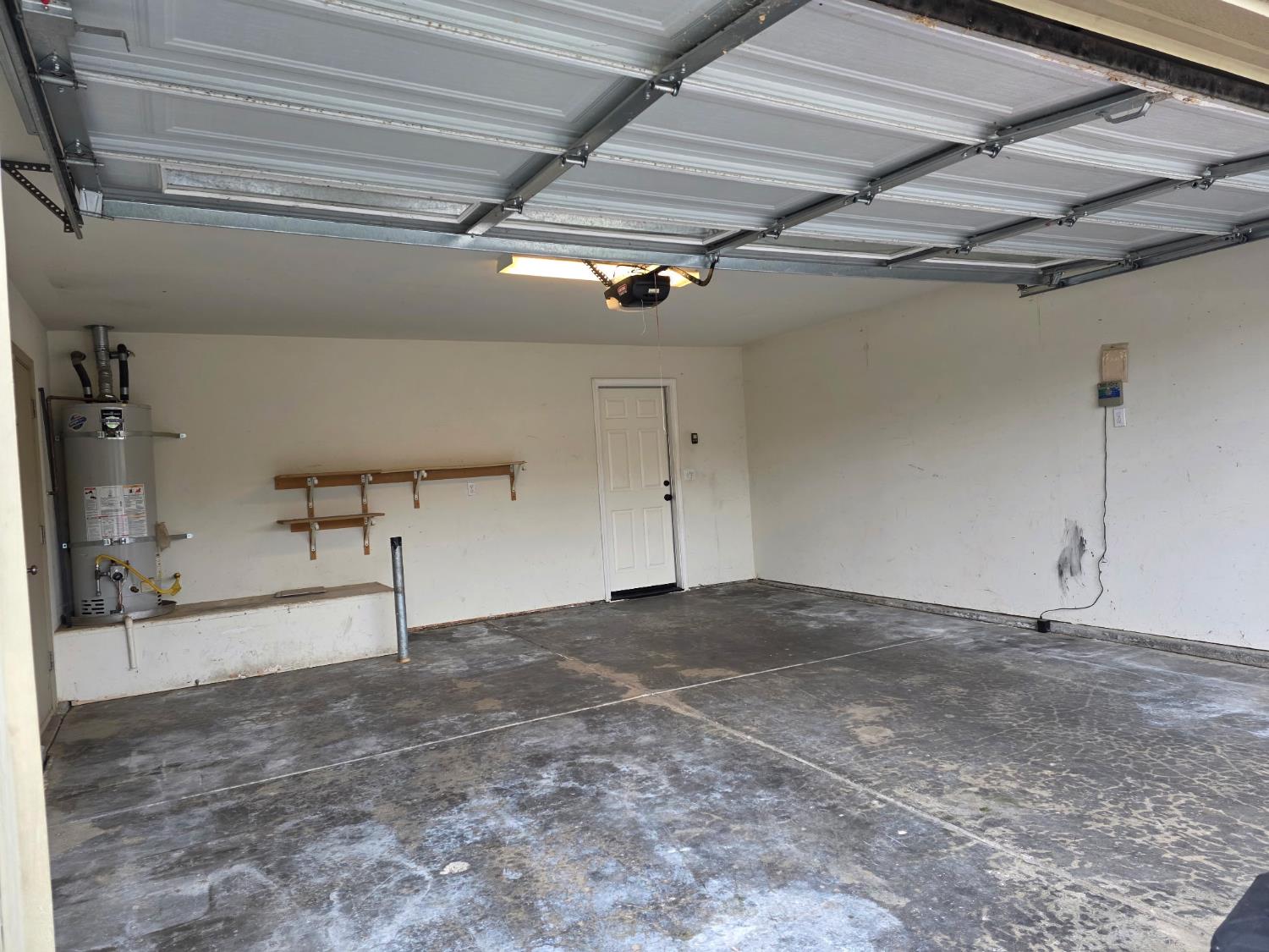 804 Morris Ln, Madera, CA 93637