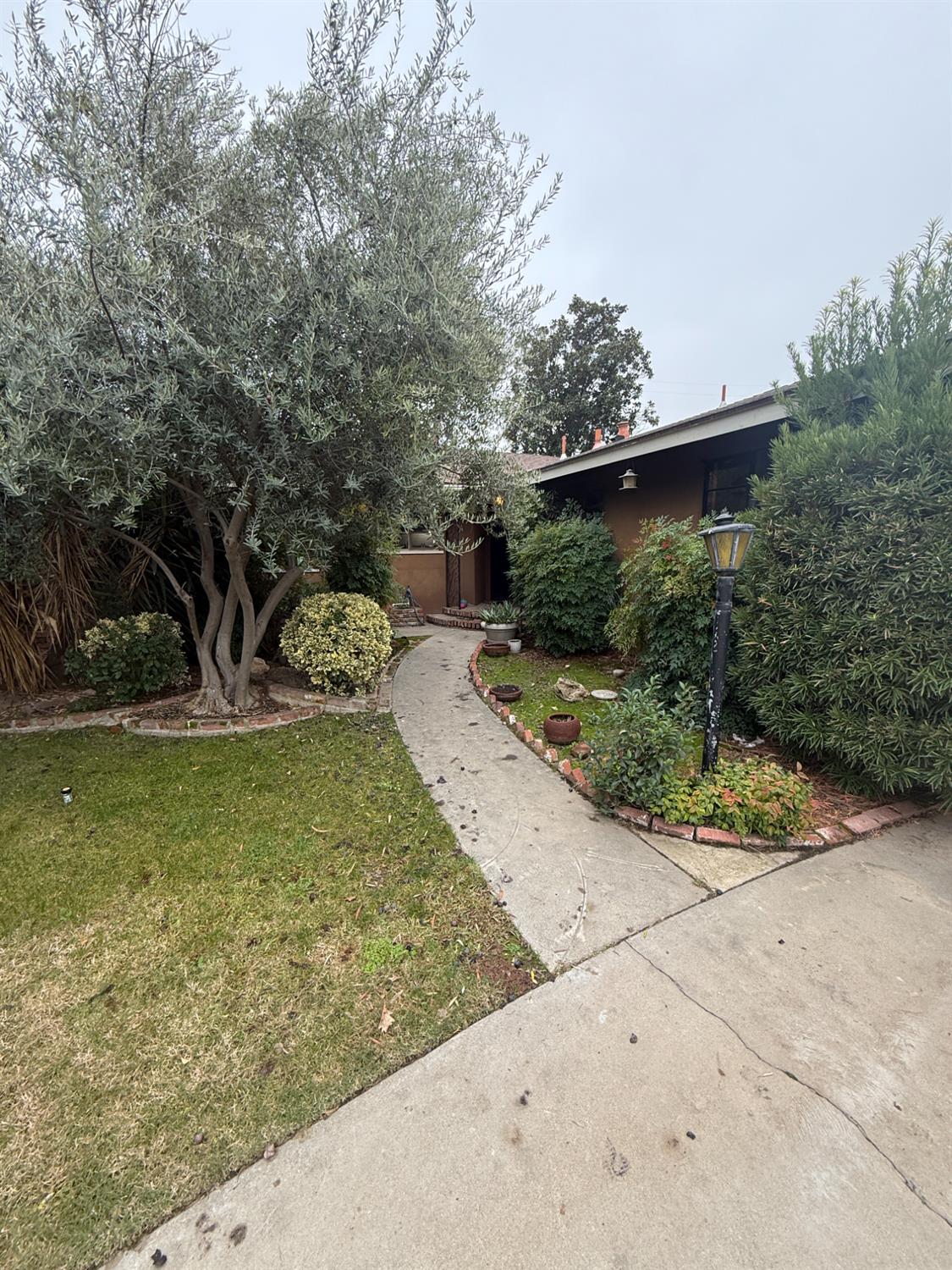 1733 W Harvard Ave, Fresno, CA 93705