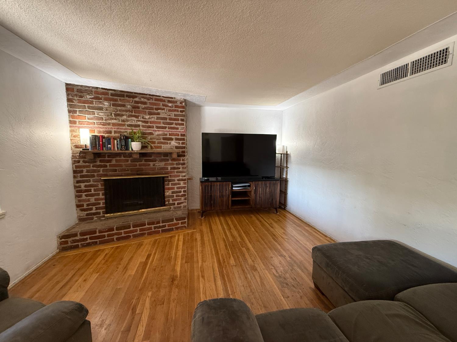 1733 W Harvard Ave, Fresno, CA 93705