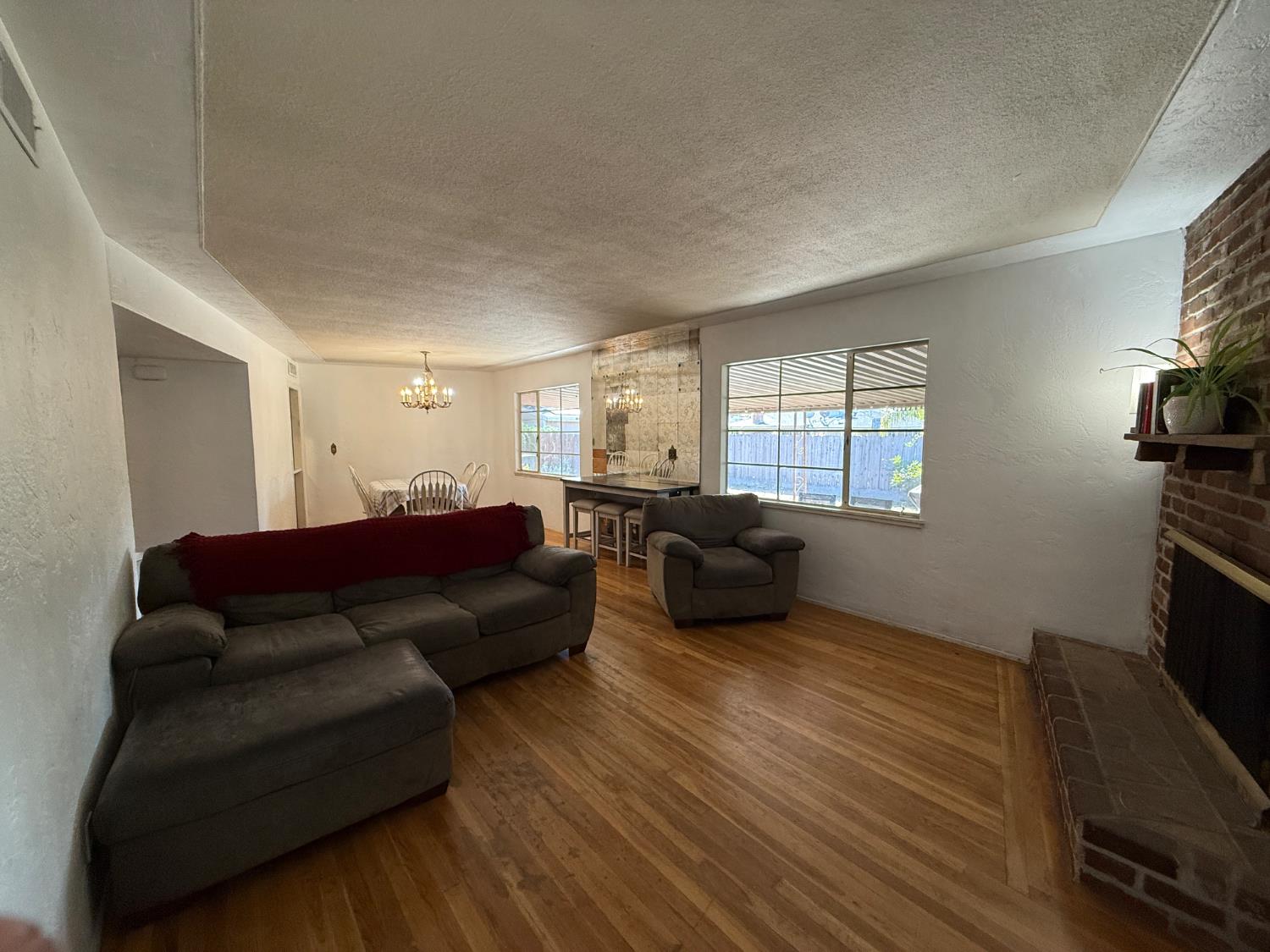 1733 W Harvard Ave, Fresno, CA 93705